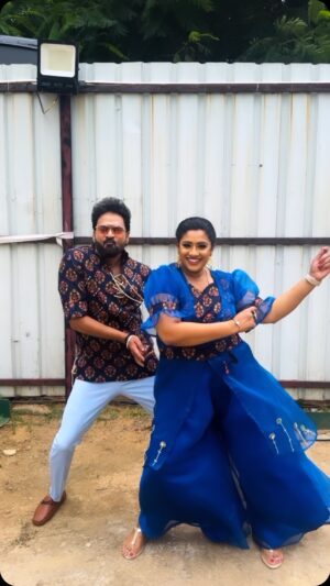 Meera Krishna, Meera Siva Instagram - Get ready for another makeover 😎

Mr&Mrs Chinnathirai season 5🥳
MUA @muthugokila_artistry 
Costume @naseerthamizhan_official 
@mahira_fashion_studio 

#instagram #vidgram #reels #instalike #instareels #instadaily #reelsvideo #reelitfeelit #instareelsindia❤️