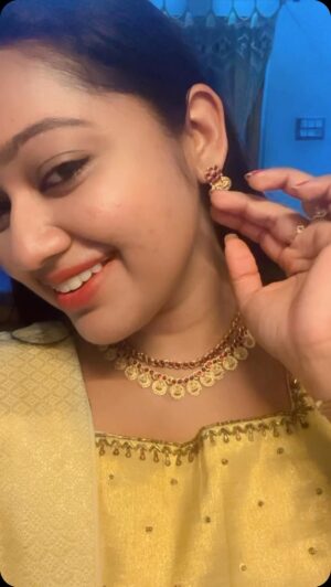 Meghna Vincent Instagram - Get ready ❤️
Jwellery @a.d.o.r.n_