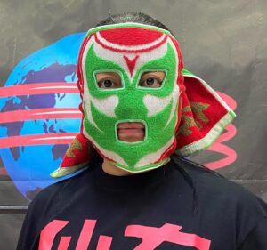 Meiko Satomura Instagram - 長期にわたりタオル会社と【マスクタオル】の技術を改良していただき、やっと完成しました‼️
新作が届いた瞬間、心からガッツポーズ✊しました‼️
デザインは榎本タイキさん‼️
明日から発売です✨

🆕【新！マスクマンタオル2024ver.】-¥2,800
〈レッド×グリーン/イエロー×パープル〉2種類 デザイン・榎本タイキ

🔴マスクタオル新技術・特製加工
🔴今治タオル使用
🔴質感と手触りが格段にアップ⤴️
🔴商標登録済み
2024.8.17
 #SENJO #マスクタオル　#プロレスマスク　#マスクマン　#商標登録済 #prowrestling #プロレス