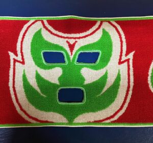 Meiko Satomura Instagram - 長期にわたりタオル会社と【マスクタオル】の技術を改良していただき、やっと完成しました‼️
新作が届いた瞬間、心からガッツポーズ✊しました‼️
デザインは榎本タイキさん‼️
明日から発売です✨

🆕【新！マスクマンタオル2024ver.】-¥2,800
〈レッド×グリーン/イエロー×パープル〉2種類 デザイン・榎本タイキ

🔴マスクタオル新技術・特製加工
🔴今治タオル使用
🔴質感と手触りが格段にアップ⤴️
🔴商標登録済み
2024.8.17
 #SENJO #マスクタオル　#プロレスマスク　#マスクマン　#商標登録済 #prowrestling #プロレス