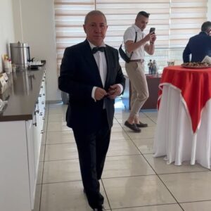 Melahat Abbasova Instagram - Azerbaycan Tiyatro Ve Sinema sanatçısı, yönetmen, pedagog , Adana Çukurova Üniversitesi öğretim görevlisi, Azerbaycan Devlet Sanatçısı canımız Profesör Cahangir Zeynalovun Ankara Azerbaycan Büyükelçiliği ve Uluslararası TURKSOY  Teşkilatının desteyi ile  70 Yıl Jübilesi geçirildi. Bütün dostlar bir aradaydık. Canım Cahangir Müellim. Size sağlık, mutluluk, yaradıcılığ işlerinizde başarılar dileyirem. ALLAH  sizin nefesinizi gözel ailenizin, biz dostlarınızın ve sevenlerinizin üstünden eksik etmesin. Sizi çox sevirik.🎂🎂🎂🎂🎉🎉♥️ @novcahan ♥️ @alihan.samedov