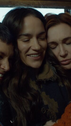 Melanie Scrofano Instagram - welcome home wynonna! your first clip from wynonna earp: #vengeance... the full special is available for free this friday 🤠