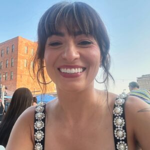 Melissa Villaseñor Instagram - It was a toasty day, but i love sharing fun special events with my beautiful mama @imagenfound thanks for having us. 
Y gracias to @susielynnmakeup @jamielevin_ for always bringing my beauty next level 🥹♥️