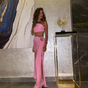 Menna Samaha Instagram - Feeling pretty in pink 💖
@sand.eg