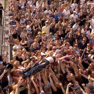 Merel Baldé Instagram - @merolmusic: “Laat me vallen in de armen van mannen met gevoel.”
@pukkelpop: 🫡

#PKP24 #defestivalzender
