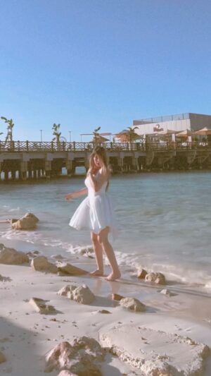 Merna Gamel Instagram - I’m getting some beach therapy 🌊🐚🕊️
