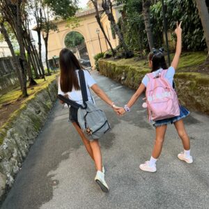 Michela Quattrociocche Instagram - Foto di rito primo giorno di scuola ❤️🥹 le cose che non mi perderei mai per niente al mondo ❤️❤️❤️