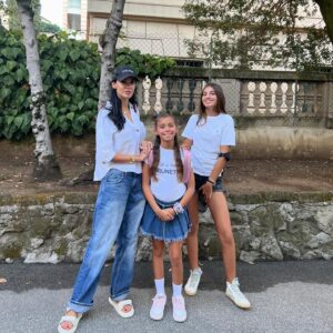 Michela Quattrociocche Instagram - Foto di rito primo giorno di scuola ❤️🥹 le cose che non mi perderei mai per niente al mondo ❤️❤️❤️