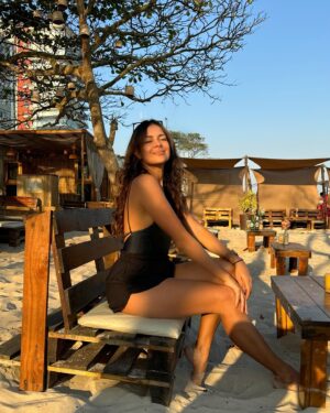 Michelle Martins Instagram - A vida é boa com vocês 🎵🏝️☀️👏🏽
#sunnydays