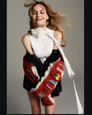 Michelle Mylett Instagram - 🏎️💨

photographer- @matthew_burditt 
beauty- @oz.zandiyeh 
styling- @marilyn.iskander 
space- @dorisisaplace
