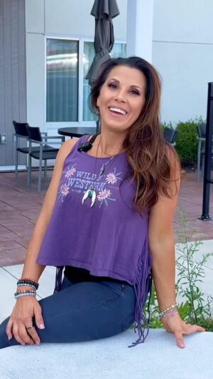 Mickie James Instagram - C'MON MONROE!! 
TONIGHT!! @iwrworld

#fy #prowrestling #michigan #detroit #reels #tag