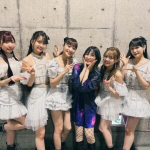 MindaRyn Instagram - #MindaRynアニサマメモリー

今年は『Animelo Summer Live 2024 -Stargazer-』に出演もできて、最高のライブも三日間楽しめて、本当に忘れられないすごい夏になりました！😊
先輩の皆さんといっぱい写真撮れさせていただきました！📸

撮れなかった方もいるのですが、本当に最高のアーティストのみなさんと #アニサマ ご一緒できてとっても光栄です！

アニソンの世界は最高すぎる！と思った！
この世界にMindaRynが存在できて嬉しい！

これからも先輩のみんなから頂いたPASSIONを大事にして前に進みます！🔥

—————————

This year, I had the amazing opportunity to perform at ”Animelo Summer Live 2024 -Stargazer-“ and enjoyed three incredible days of unforgettable concerts! It truly became an extraordinary summer that I’ll never forget!😊

I was lucky enough to take lots of photos with many Sempai!📸

Although there were some I couldn’t get the chance to ask them for photo, but it was such an honor to share the stage with so many amazing artists at #AniSama!

The world of anime songs is just too awesome! I‘m so happy that MindaRyn can be a part of it!

I’ll keep moving forward, cherishing the PASSION I received from all the Senpai! 🔥

—————————

หน้าร้อนปีนี้ งาน「Animelo Summer Live 2024 -Stargazer-」ปีนี้ นอกจากจะได้ไปชมไลฟ์ทั้ง 3 วันแล้ว MibdaRyn เองก็ได้เป็นส่วนหนึ่งของงาน ในฐานะศิลปินในวันที่ 1 ด้วยค่ะ!
เป็นความทรงจำที่จะไม่มีวันลืมเลย😊

มีโอกาสได้ถ่ายรูปกับรุ่นพี่หลายคน ที่เป็นไลน์อัฟในวันเดียวกันหลายคนเลย📸

มีบางคนที่หาโอกาสเข้าไปขอถ่ายไม่ได้ แอบเสียดาย แต่ศิลปินทุกๆ คนที่มาในงานสุดยอดมากจริงๆ ค่ะ ดีใจมากๆ ที่ได้เจอกันงาน #อานิซามะครั้งนี้

ยิ่งตอกย้ำความรู้สึกที่ว่า โลกของอานิซอง เต็มไปด้วยคนที่สุดยอดมากๆ ดีใจมากๆ ที่ MindaRyn ในเป็นส่วนหนึ่งในวงการที่สุดยอดนี้

หลังจากนี้มายด์ก็จะเก็บเอา PASSION ที่ได้รับจากรุ่นพี่ทุกๆ คน และก้าวต่อไปข้างหน้าค่ะ🔥