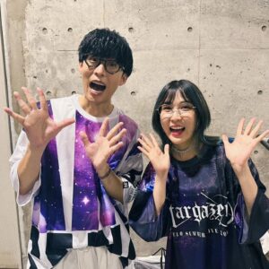 MindaRyn Instagram - #MindaRynアニサマメモリー

今年は『Animelo Summer Live 2024 -Stargazer-』に出演もできて、最高のライブも三日間楽しめて、本当に忘れられないすごい夏になりました！😊
先輩の皆さんといっぱい写真撮れさせていただきました！📸

撮れなかった方もいるのですが、本当に最高のアーティストのみなさんと #アニサマ ご一緒できてとっても光栄です！

アニソンの世界は最高すぎる！と思った！
この世界にMindaRynが存在できて嬉しい！

これからも先輩のみんなから頂いたPASSIONを大事にして前に進みます！🔥

—————————

This year, I had the amazing opportunity to perform at ”Animelo Summer Live 2024 -Stargazer-“ and enjoyed three incredible days of unforgettable concerts! It truly became an extraordinary summer that I’ll never forget!😊

I was lucky enough to take lots of photos with many Sempai!📸

Although there were some I couldn’t get the chance to ask them for photo, but it was such an honor to share the stage with so many amazing artists at #AniSama!

The world of anime songs is just too awesome! I‘m so happy that MindaRyn can be a part of it!

I’ll keep moving forward, cherishing the PASSION I received from all the Senpai! 🔥

—————————

หน้าร้อนปีนี้ งาน「Animelo Summer Live 2024 -Stargazer-」ปีนี้ นอกจากจะได้ไปชมไลฟ์ทั้ง 3 วันแล้ว MibdaRyn เองก็ได้เป็นส่วนหนึ่งของงาน ในฐานะศิลปินในวันที่ 1 ด้วยค่ะ!
เป็นความทรงจำที่จะไม่มีวันลืมเลย😊

มีโอกาสได้ถ่ายรูปกับรุ่นพี่หลายคน ที่เป็นไลน์อัฟในวันเดียวกันหลายคนเลย📸

มีบางคนที่หาโอกาสเข้าไปขอถ่ายไม่ได้ แอบเสียดาย แต่ศิลปินทุกๆ คนที่มาในงานสุดยอดมากจริงๆ ค่ะ ดีใจมากๆ ที่ได้เจอกันงาน #อานิซามะครั้งนี้

ยิ่งตอกย้ำความรู้สึกที่ว่า โลกของอานิซอง เต็มไปด้วยคนที่สุดยอดมากๆ ดีใจมากๆ ที่ MindaRyn ในเป็นส่วนหนึ่งในวงการที่สุดยอดนี้

หลังจากนี้มายด์ก็จะเก็บเอา PASSION ที่ได้รับจากรุ่นพี่ทุกๆ คน และก้าวต่อไปข้างหน้าค่ะ🔥
