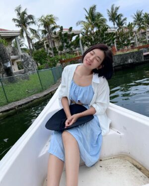 Mini Chao Instagram - 一早7點被挖起來🚣🚣🚣 #我臉都綠了 #簡單真好 #甜甜的 #喜歡像孩子般的笑容