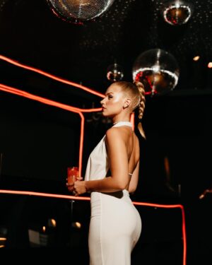 Mirela Balić Instagram - 🌬️✨🪄🪞🖇️🎬⏱️💌🫧🔐