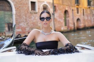 Miriam Leone Instagram - Venezia è sempre un sogno ad occhi aperti …
Look @fendi 
Jewels @bvlgari 
#venezia81 
#biennale 
#ad
