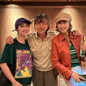 Miriam Yeung Chin-Wah Instagram - Thank you so much Lam &Sally 💜
Thank you for everything 💜
I love u Lam and Sally 🎶🎵