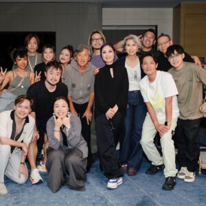 Miriam Yeung Chin-Wah Instagram - Thank you so much Lam &Sally 💜
Thank you for everything 💜
I love u Lam and Sally 🎶🎵