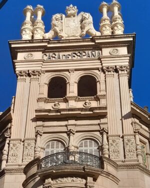 Mirta Wons Instagram - Rosario siempre estuvo tan cerca
.
Amo esta ciudad. También de furia y amor
.
@perdida.mente.ok explota en el @teatro_astengo , tomo un café necesario en @barelcairo , saco fotos nuevas cada vez que vengo y esta vez no llegué al Monumento a la Bandera. El día no ayudó y mi garganta tampoco
.
Hoy Piluso hubiera cumplido 90 años
.
Y Fito. Baglietto. Messi. Tremenda cuna de grandes
.

Amo Rosario. Me encanta repetirlo
.
.
.
#perdidamente #teatro  #teatroastengorosario #rosario #rosariosienpreestuvocerca #Fontanarrosa #olmedo