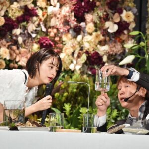 Mizuki Yamamoto Instagram - ⋆⸜☾⸝‍⋆

ホームセンターコーナン初の都市型店舗
「gardens umekita」
のオープニングイベントに出席しました。

モンステラを植え替えしたり、
ボトリウムを作る体験もさせていただきました。

西畠さんのお話、もっと聞きたかったです！

「水と緑をもっと身近に」がコンセプトの店舗なのですが、
たくさんの植物はもちろん、
水草や、魚、アクアリウムに関する商品も充実していました。
珍しい植物や、カッコイイ形の植物もたくさんあって、私もゆっくりお買い物したかったです!!
大阪に住んでいたら、、、！

大阪の皆様、是非遊びに行ってみてくださいね☆
植物好きの方はもちろん楽しめると思いますし、
そうでない方もお気に入りが見つかる空間になっていると思います！

#PR
#gardensumekita
#コーナン
#グラングリーン大阪