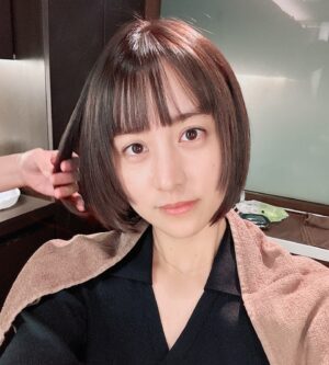 Mizuki Yamamoto Instagram - ⋆⸜☾⸝‍⋆

あ、髪切りました☆

作品に入ります〜！