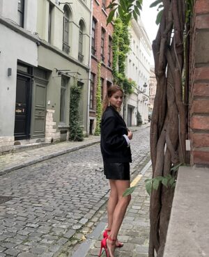 Mónica Hoyos Instagram - Poem without words💫
#belgium 🇧🇪