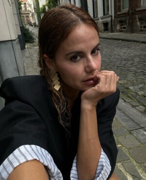 Mónica Hoyos Instagram - Poem without words💫
#belgium 🇧🇪