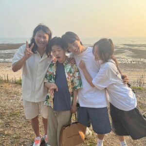 Moon Ji-in Instagram - 오늘밤 sbs 10시10분 동상이몽♡
♡우일 기리 정오 지인 ♡청춘여행 다녀왔어요🥰 많은 시청부탁드려요♡
.
.
#동상이몽
@imwooil @kimkilee02