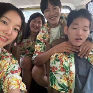 Moon Ji-in Instagram - 오늘밤 sbs 10시10분 동상이몽♡
♡우일 기리 정오 지인 ♡청춘여행 다녀왔어요🥰 많은 시청부탁드려요♡
.
.
#동상이몽
@imwooil @kimkilee02