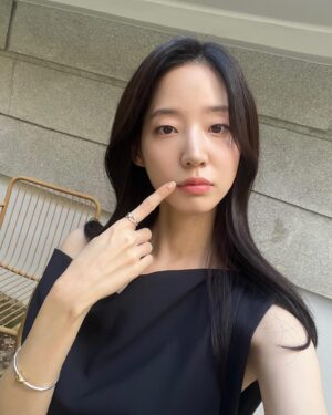 Moon Joo-yeon Instagram - 여름아 엄마가 찾는다 언능 집돌아가라~
가~~~~~🍀