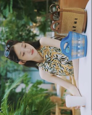 Moon Joo-yeon Instagram - 여름여름한 지금현대 마르니 on youtube🌿💃
The hyundai Marni film on youtube