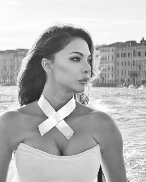 Moran Atias Instagram - Thank you Venice Film Festival hosting me for The Dive e Donne International award. 
Thank you @yankynataf.bridal and @kerenwolf 
For the custom made dress and necklace in honour of our loved ones that are still held hostage. @bringhomenow 

💛 למען כל אלה שעדיין בשבי . הלב שם.