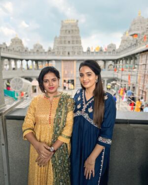Mounika Dev Instagram - శ్రీనివాస గోవిందా శ్రీ వేంకటేశ్వర గోవిందా🕉️

#swarnagiri #saturday #devotional #peace #friendship 
@happy_soul5683