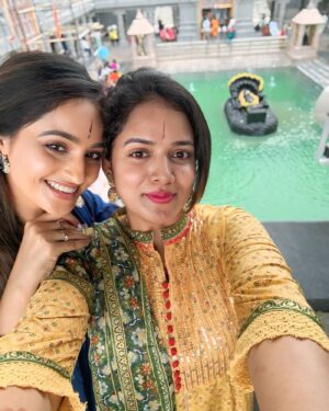 Mounika Dev Instagram - శ్రీనివాస గోవిందా శ్రీ వేంకటేశ్వర గోవిందా🕉️

#swarnagiri #saturday #devotional #peace #friendship 
@happy_soul5683