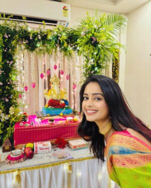 Mugdha Chaphekar Instagram - सुखकर्ता✨