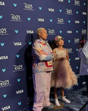 Mykal-Michelle Harris Instagram - My Auntie @ravensymone is a #badgirl and I’m paying close attention. #representationmatters Congrats #auntie for being one of @hollywoodreporter ‘s top 50 powerful players in kids entertainment. Let’s gooooo #AliceInThePalace #ravenshome
.
.
#disney #disneykid #disneyjr #kimraisingkim #ariel #littlemermaid #powerful #blessed #favor #disneyplus