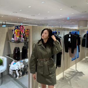 Na Hae-ryung Instagram - #광고 @e.b.m_official 

2024  PRE FALL COLLABORATION
EDITION BY MICHAA
AREN YOO

8월30일(금) ~ 9월01일(월)
3일간 오프라인 전 매장 및 온라인에서 유희라 콜라보 상품 20% 할인 동시 진행 한다고해요 ✨
E.B.M 멤버쉽 신규 고객 가입 시(시선닷컴), 10% 할인
* 콜라보레이션 상품 20% 할인과는 중복 할인이 불가함 
 
#etm#editionbymichaa#이비엠#유희라#arenyoo#현대백화점판교
