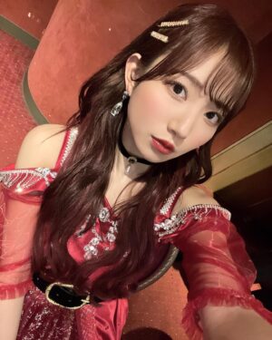 Nagisa Aoyama Instagram - 『解放』オフショ🎭
生地の艶感や上品さ、スカートのふんわり加減など、私の思い描いていた衣装を作っていただきました🥰

#青山なぎさ_解放