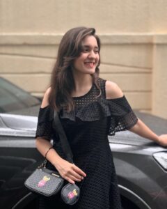 Actress Naisha Khanna HD Instagram Photos and Wallpapers August 2024