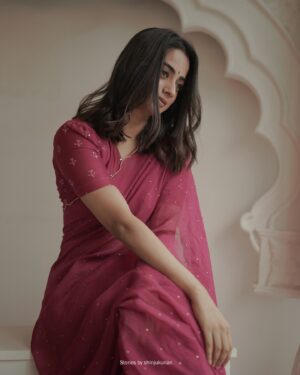 Namitha Pramod Instagram - ♥️🫶🏼♾️
📷: @storiesbyshinjukurian / @weddingfabes_ 
Beautiful saree : @la_ve_byanaghavenu