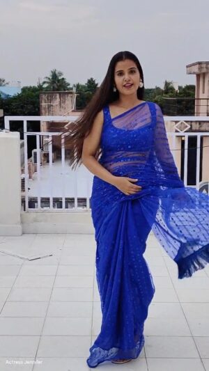 Nanditha Jennifer Instagram - Golden sparrow💙😍
.
.
Saree by : @sheelai_designs 
.
#beautiful #blue #cute #love #neek #dd3 #trending #song #reels #instareels #instagram #instalike #instadaily #trend #reelsinstagram #jenniferr252reels #saree #longhair #smile #thankyou #jesus #likesforlike #fabulous