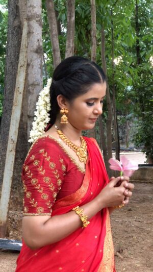 Nanditha Jennifer Instagram - Happy Saturday
.
.
Half saree by my favourite @stitch_vyshnavee_sarath 
.
.
#blessed #love #cute #halfsaree #arriworkblouse #beautiful #smile #instagram #instareels #reels #trending #oldsongs #ilaiyaraaja #hits #jenniferr252reels #thankyou #jesus  #instagood