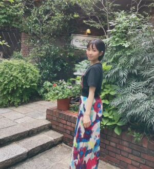 Nao Toyama Instagram - 「グラブルエクストラフェス2024」で
神戸にお邪魔していました！！

私の大好きな「にしむら珈琲」さんに行ってきました！
今回は北野坂店さん！

ずっと気になっていた
夏期限定！氷の器のアイスコーヒー🧊

カフェ好きとして一度は飲んでみたかったこちらのコーヒー。
改めて贅沢な一品だと実感しました……！

氷の器で目も舌もとても涼むことができました。
ありがとうございます❄

前に食べたナッツのケーキも美味しかったけど、

今回のオレンジのケーキも最高にコーヒーに合っていて美味しかった……😌

店内のアンティークな小物にも癒されて、
少しの時間でしたが素敵な旅気分を味わえました🌿

皆さんも、

夏のお出掛け、
安心安全に気を付けて楽しめますように🎇
