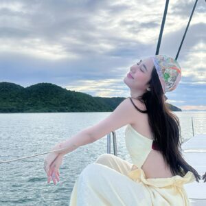 Narilya Gulmongkolpech Instagram - Summer content loading 🌺🧜🏻‍♀️🫧
#primemeridianyachtclub #primemeridian #primetime #yachtlife #luxuryyachtexperience #pattaya #chonburi