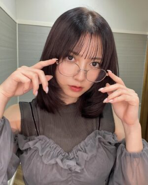 Nashiko Momotsuki Instagram - そういえば 髪の毛染めた時の
めがねすきー

#桃月なしこ #なしこたそ
#loanaroppongi