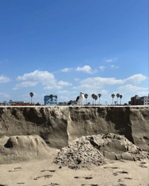Natalie Cuomo Instagram - Woke up and walked to the beach. Can confirm there will be sand in my shoes at the show tonight. Only a handful of tickets left to my show tonight @thevenicewest grab them now. I’m so excited to be here in Venice ❤️🌴 and I’ll be at @breaimprov this Thursday
