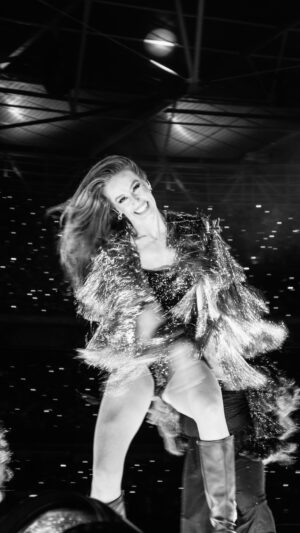 Natalie Lecznar Instagram - London: Thank you for an incredible 8 nights! You were magical and dazzling each and every time. You made the end of our European leg unforgettable! So long London, had a good run. 🏴󠁧󠁢󠁥󠁮󠁧󠁿