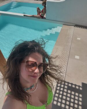 Natasa Exintaveloni Instagram - 💙☀️🏝️💦
