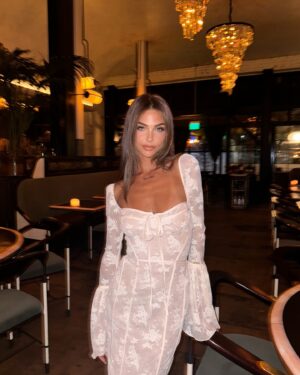 Nathanya Sion Instagram - SORRY BUT THIS DREESSSSS😳😳🫠🫠💕💕 !!!!

#dress #datenightoutfit #explore