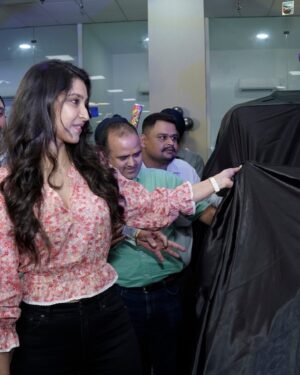 Navneet Kaur Dhillon Instagram - Had an incredible experience unveiling the all-new Mahindra Thar Roxx! 🔥🔥 A big thank you to the amazing team at @mahindra.rajvehicles for having me and giving me the chance to experience this beast firsthand. From its rugged design to its off-road capabilities, the Thar Roxx is a true game-changer. The advanced 4x4 features, powerful engine, and that iconic stance make it perfect for adventure seekers and urban explorers alike. Ready to take on any terrain and turn heads wherever it goes! 🌄🏞 #MahindraTharRoxx #AdventureReady #RajVehicles #TharUnleashed